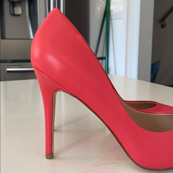 BRAND NEW: Charles David Pumps - Picture 3 of 9